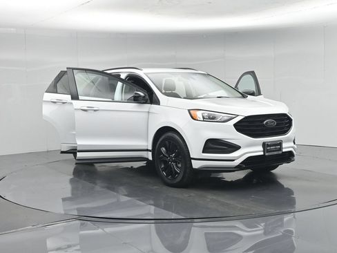 Used 2022 Ford Edge SE w/ Black Appearance Package AWD/4WD image 6