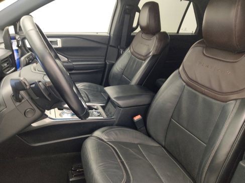 Used 2020 Ford Explorer Platinum w/ Premium Technology Package AWD/4WD image 17