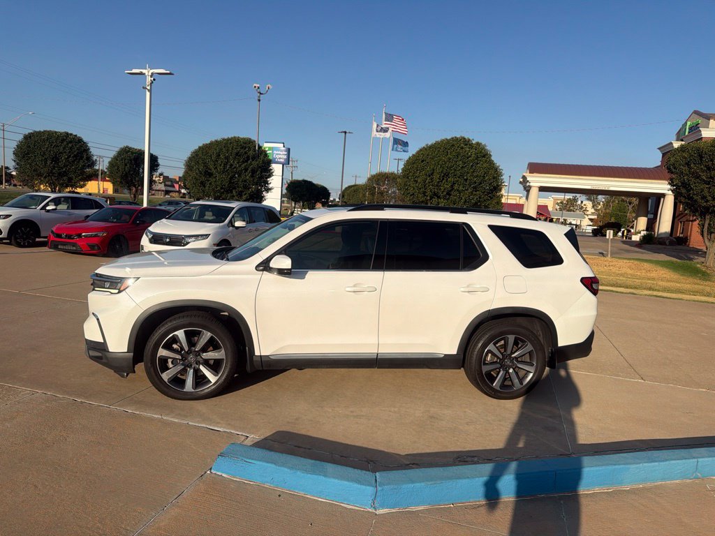 Used 2023 Honda Pilot Elite image 7