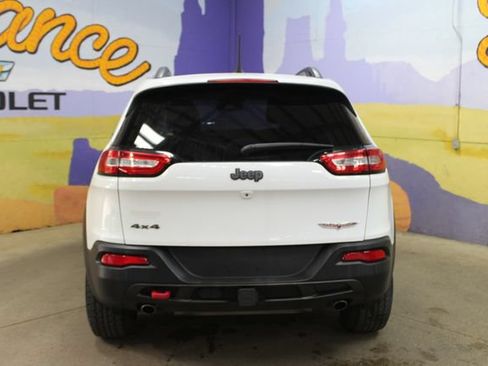 Used 2018 Jeep Cherokee Trailhawk AWD/4WD image 7