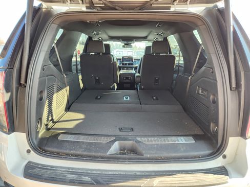 Used 2024 Chevrolet Tahoe Z71 w/ Luxury Package image 8