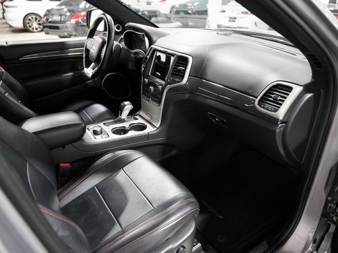 Used 2018 Jeep Grand Cherokee Trackhawk AWD/4WD image 23