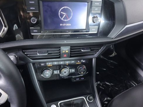 Used 2023 Volkswagen Jetta SE image 15