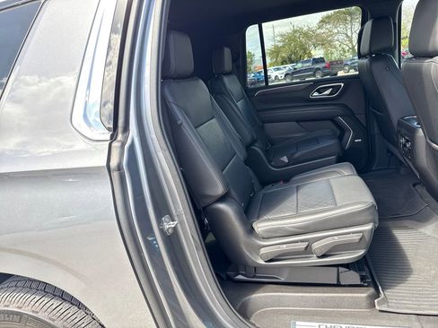 Used 2021 Chevrolet Suburban LT image 27