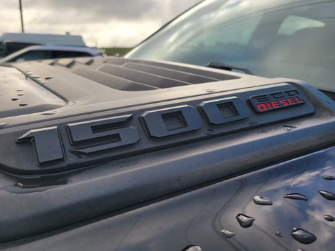 Used 2023 RAM 1500 Laramie AWD/4WD image 9