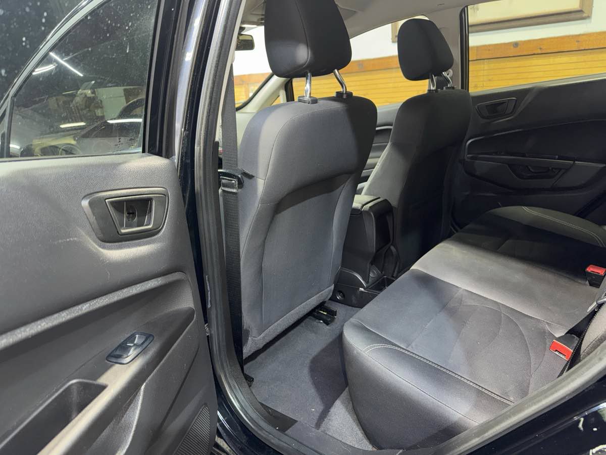 Used 2019 Ford Fiesta SE FWD image 21