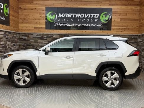 Used 2019 Toyota RAV4 Limited AWD/4WD image 6