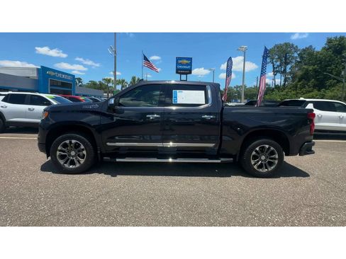 Used 2023 Chevrolet Silverado 1500 High Country w/ Technology Package AWD/4WD image 5