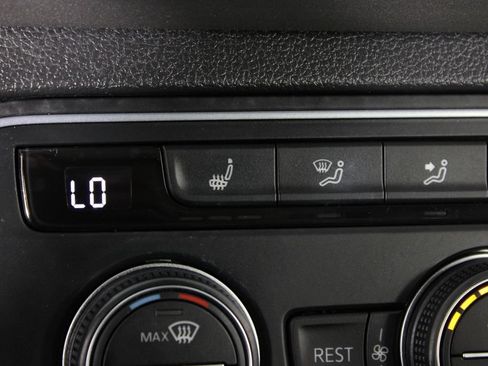 Used 2019 Volkswagen Atlas SE FWD image 23