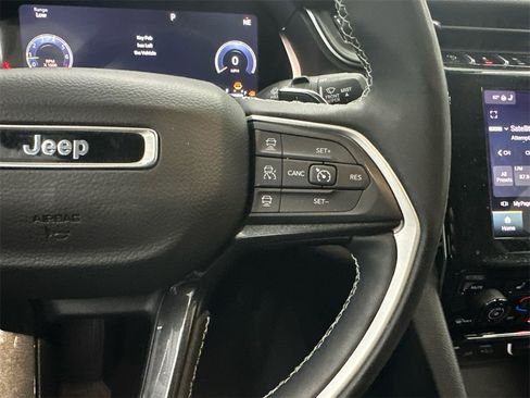 Used 2023 Jeep Grand Cherokee Laredo w/ Luxury Tech Group I image 25