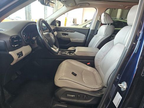Used 2023 Honda Pilot Elite image 6