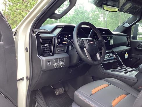 New 2026 GMC Sierra 2500 AT4 w/ AT4 Premium Plus Package AWD/4WD image 15