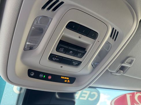 Certified 2021 Buick Envision Avenir image 41