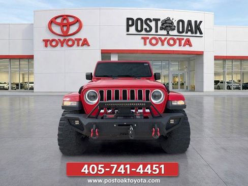 Used 2019 Jeep Wrangler Unlimited Sahara AWD/4WD image 2