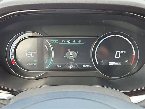Used 2022 Kia Niro EX image 34