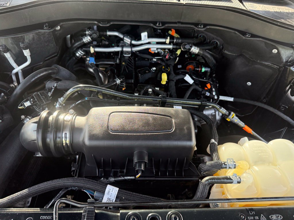 Used 2023 Ford Explorer XLT RWD image 33