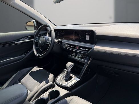 Used 2024 Kia Seltos EX FWD image 16