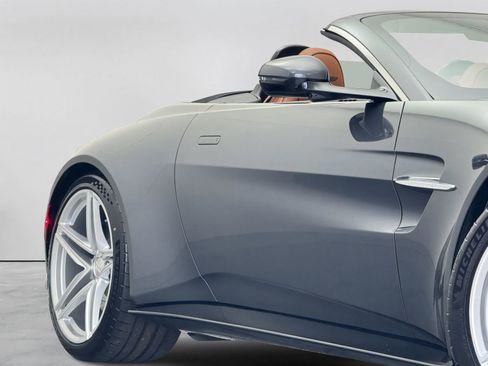 New 2026 Aston Martin V8 Vantage Convertible RWD image 39