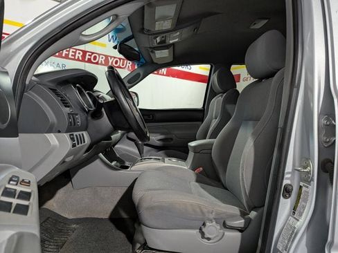 Used 2005 Toyota Tacoma PreRunner image 18