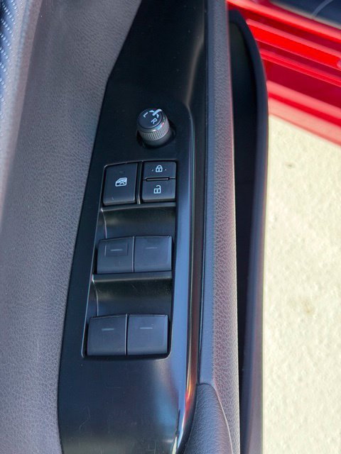 Used 2025 Toyota Camry SE FWD image 18