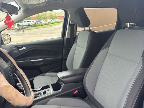 Used 2018 Ford Escape SE w/ SE SYNC Package AWD/4WD image 4