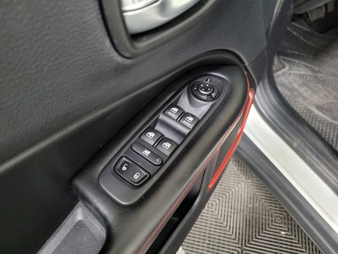 Used 2017 Jeep Compass Trailhawk w/ Popular Equipment Group AWD/4WD image 27