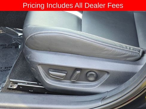 Used 2025 Toyota Camry SE w/ Convenience Package FWD image 15