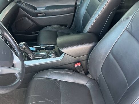 Used 2014 Ford Explorer XLT w/ Equipment Group 202A AWD/4WD image 7