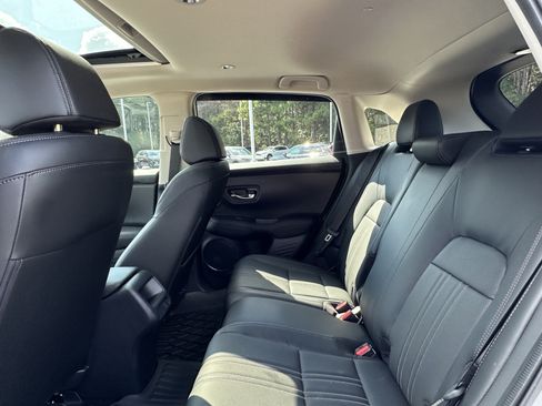 Used 2025 Honda HR-V EX-L image 9