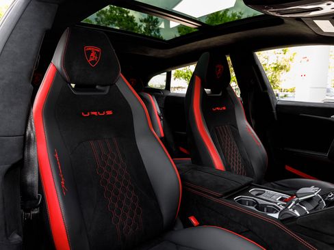 Used 2023 Lamborghini Urus Performante image 41