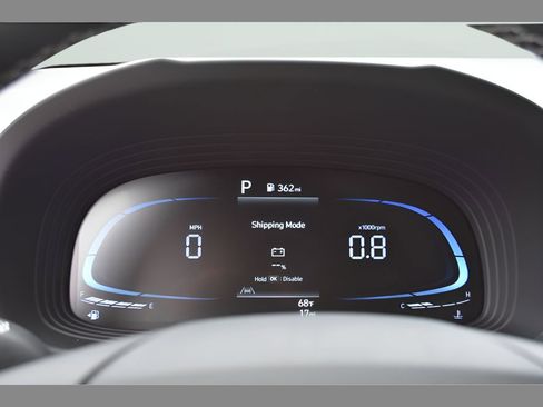 Used 2025 Hyundai Venue Limited FWD image 21