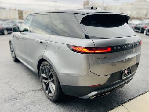 Used 2024 Land Rover Range Rover Sport SE image 8