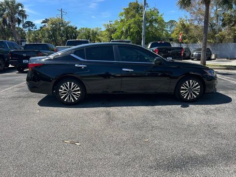 Used 2024 Nissan Altima 2.5 SV image 8
