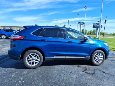 Used 2022 Ford Edge SEL w/ Convenience Package AWD/4WD image 2