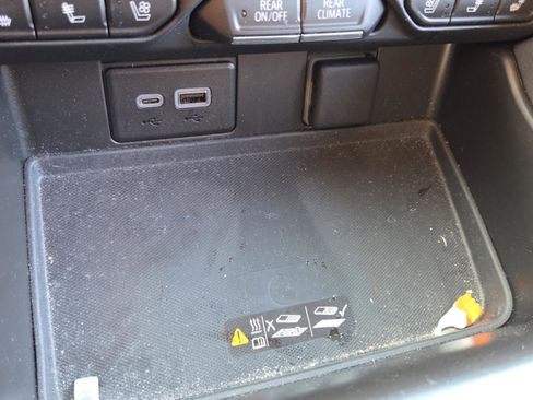 Used 2024 Chevrolet Tahoe High Country w/ Advanced Technology Package image 21