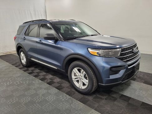 Used 2020 Ford Explorer XLT w/ Comfort Package image 11