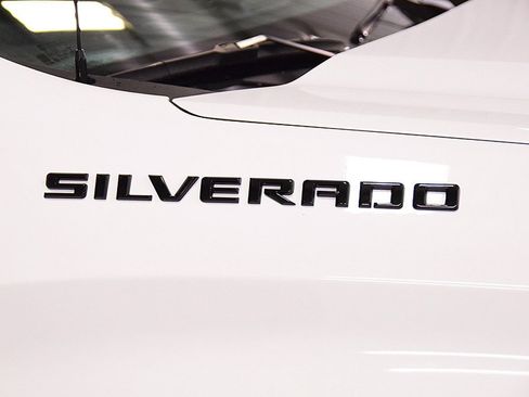 Used 2023 Chevrolet Silverado 1500 Custom image 12