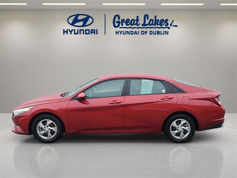 Certified 2023 Hyundai Elantra SE image 2