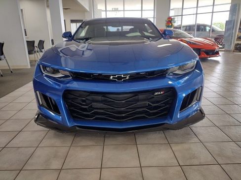 Used 2018 Chevrolet Camaro ZL1 w/ LPO, ZL1 Protection Package RWD image 2