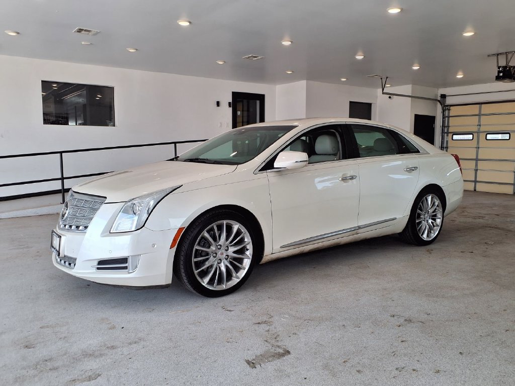 Used 2014 Cadillac XTS Platinum FWD image 2