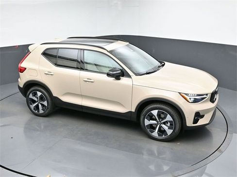New 2026 Volvo XC40 B4 Plus w/ Protection Package Premier image 47