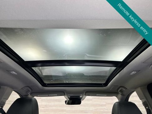 Used 2025 Acura MDX SH-AWD w/ Technology Package image 4