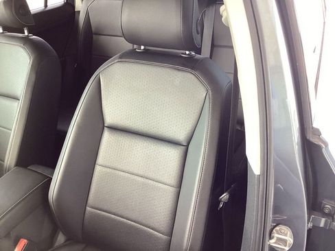Used 2021 Volkswagen Tiguan SE AWD/4WD image 11