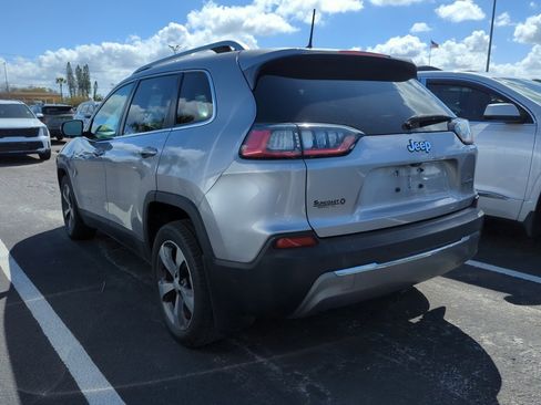 Used 2019 Jeep Cherokee Limited image 8