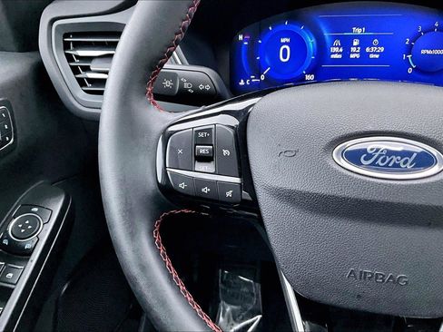 Used 2022 Ford Escape SEL w/ SEL Stealth AWD Package image 9