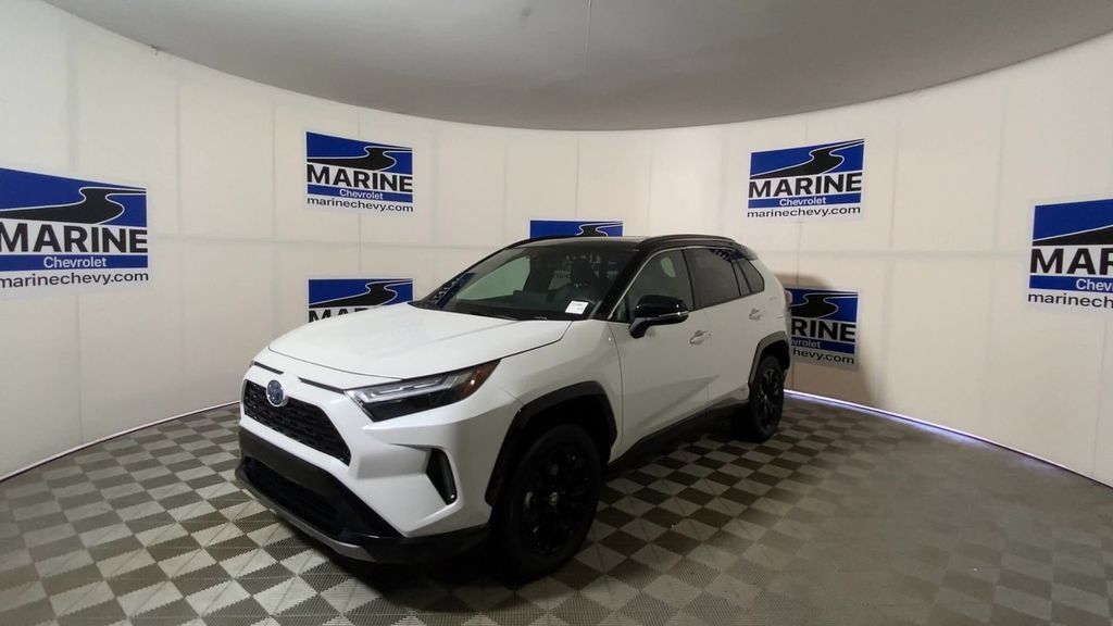 Used 2023 Toyota RAV4 XSE AWD/4WD image 6