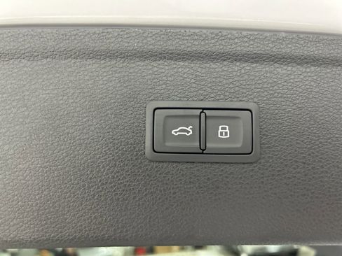 New 2024 Audi Q5 e Prestige image 31