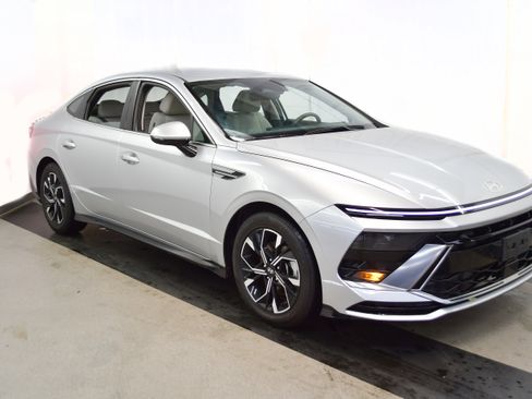 Used 2025 Hyundai Sonata SEL image 2
