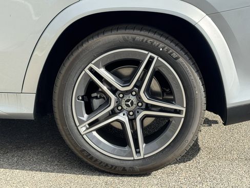 New 2025 Mercedes-Benz GLS 450 4MATIC image 15