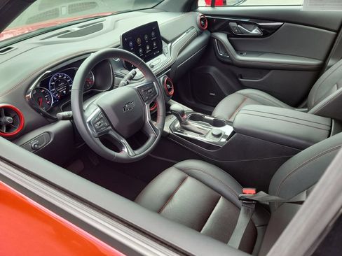 Used 2023 Chevrolet Blazer RS FWD image 3